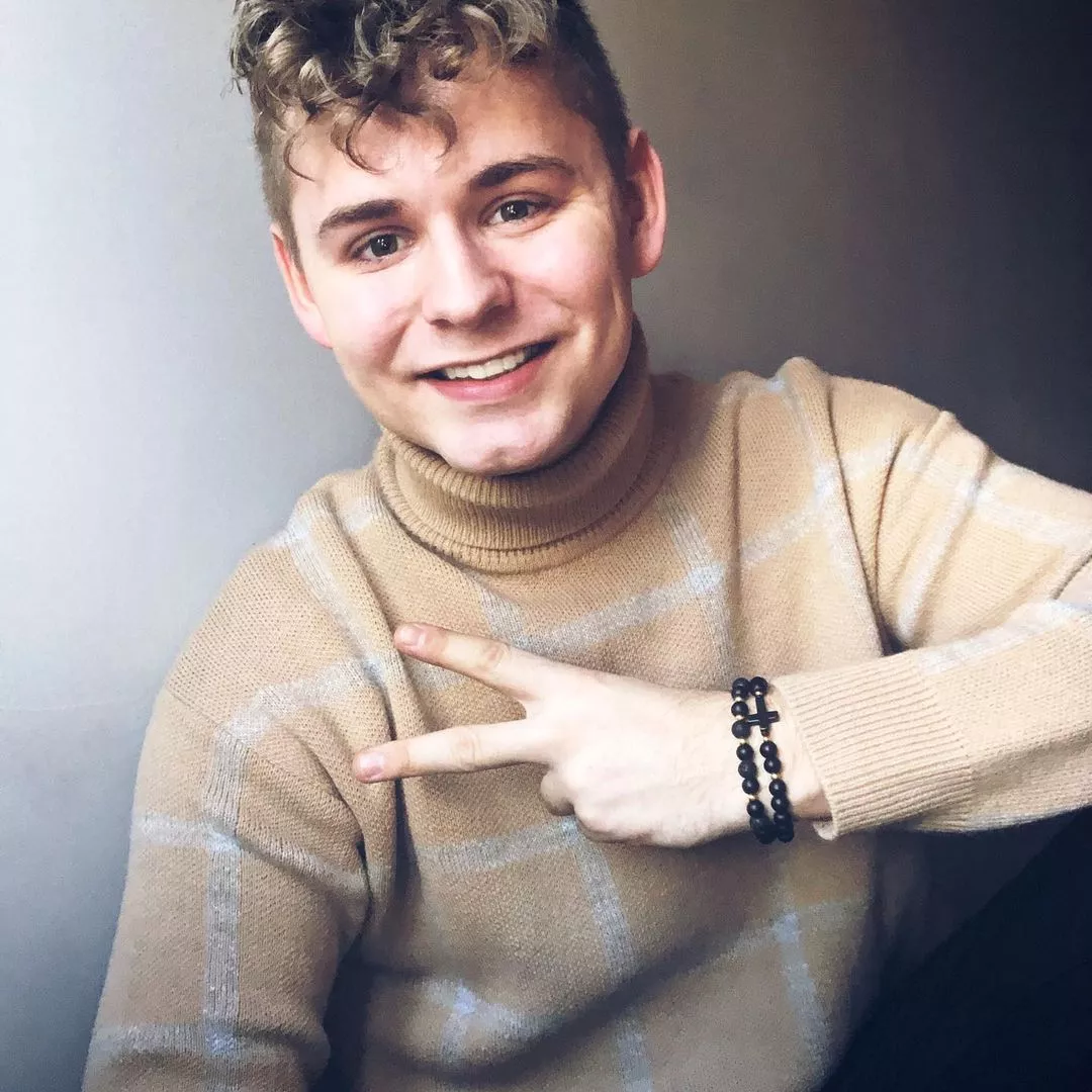 Gwiazdor disco polo źle się ubierał?! Jego szafa przeszła prawdziwą rewolucję! Pomogła mu w tym specjalistka! 